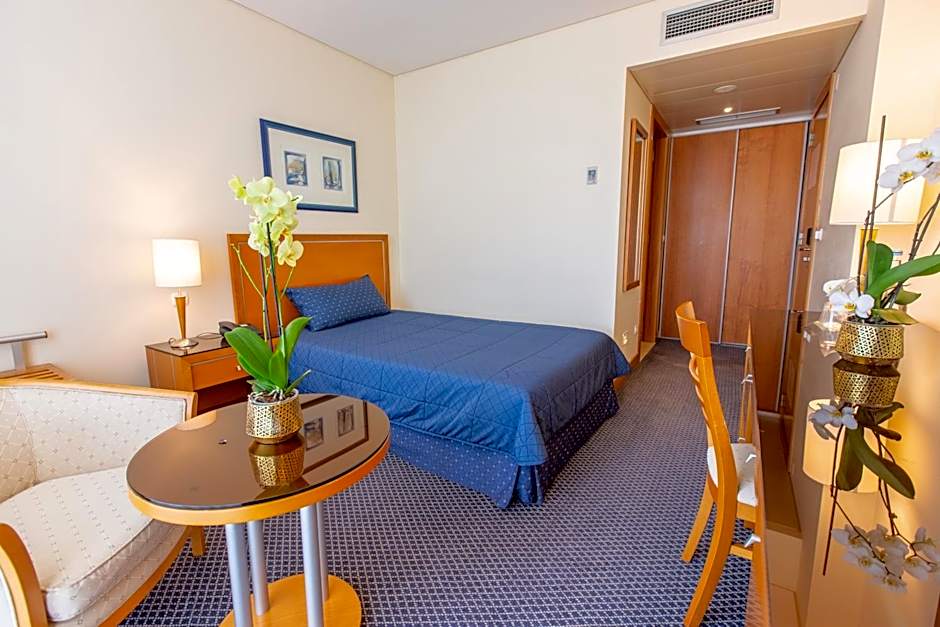 Photo 1 of 6 of Single Room