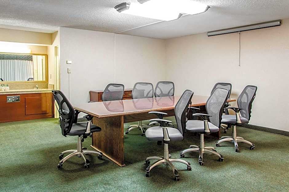 Grand Idaho Inn & Suites – Pocatello, ID