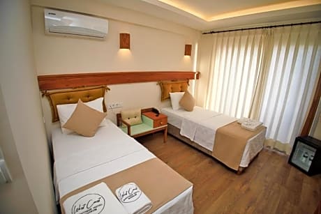 Deluxe 2 Beds, Sea View