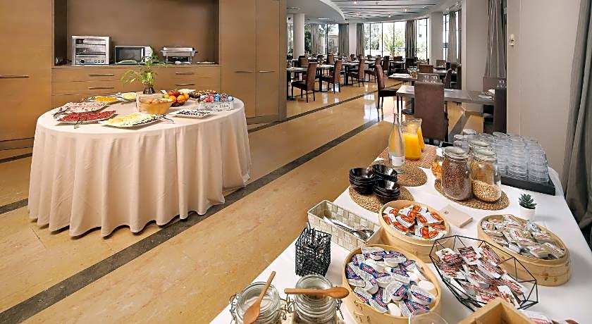 Mas Monzon Hotel