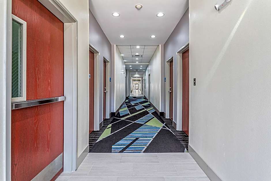 Holiday Inn Express Hotel & Suites Van Buren-Fort Smith Area By IHG