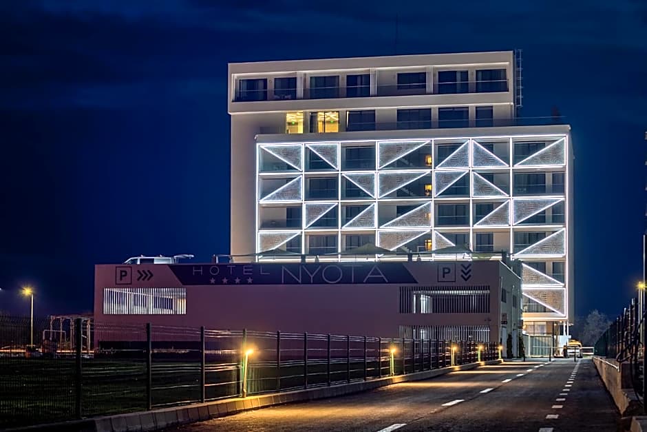 Nyota Hotel & Conference Center