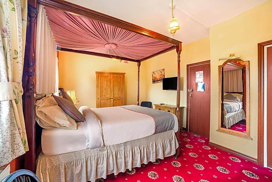 Royal Hotel