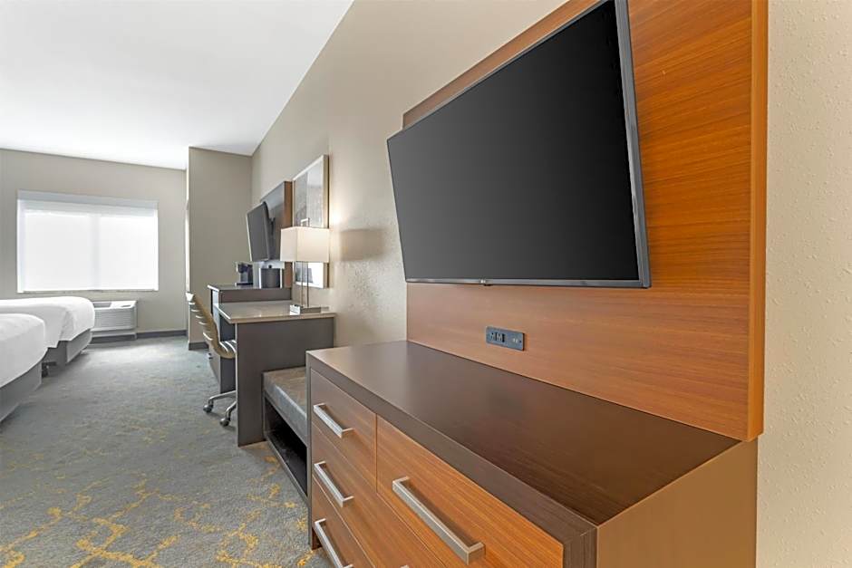 Best Western Plus Isanti