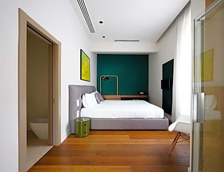 Large 1 Bedroom Apartment with Terrace and Sofa Bed
