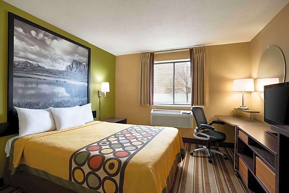 Super 8 by Wyndham S Jordan/Sandy/Slc Area
