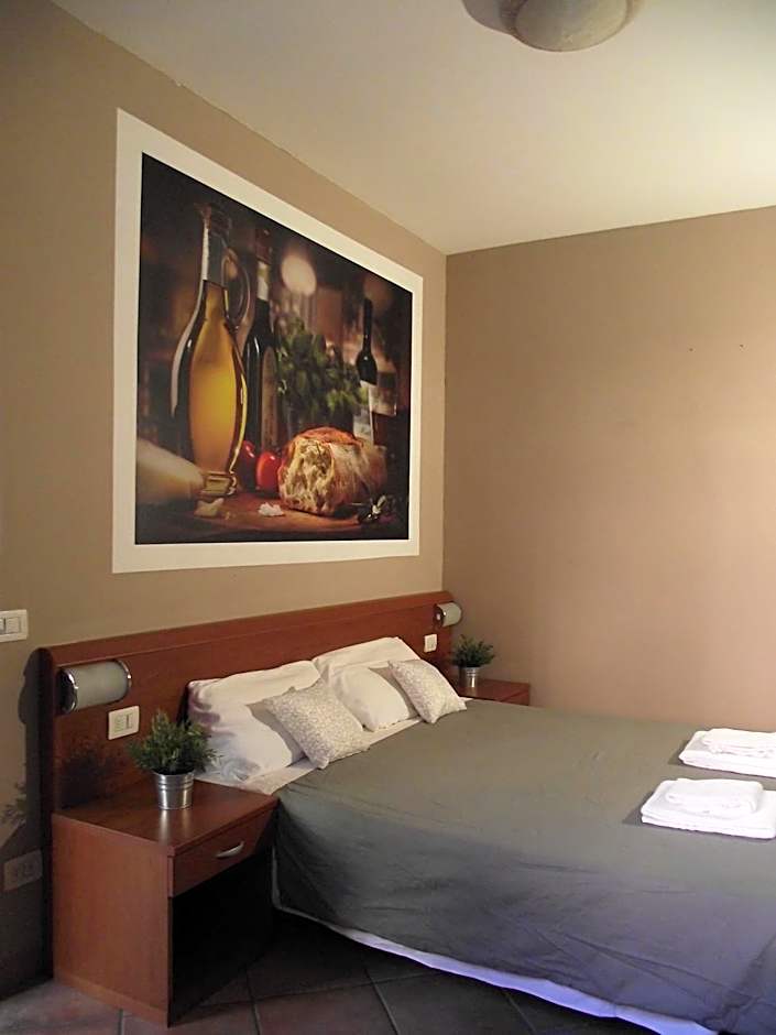 Photo 1 of 5 of Double Room