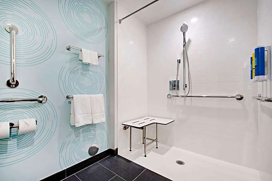 Tru by Hilton Chapel Hill