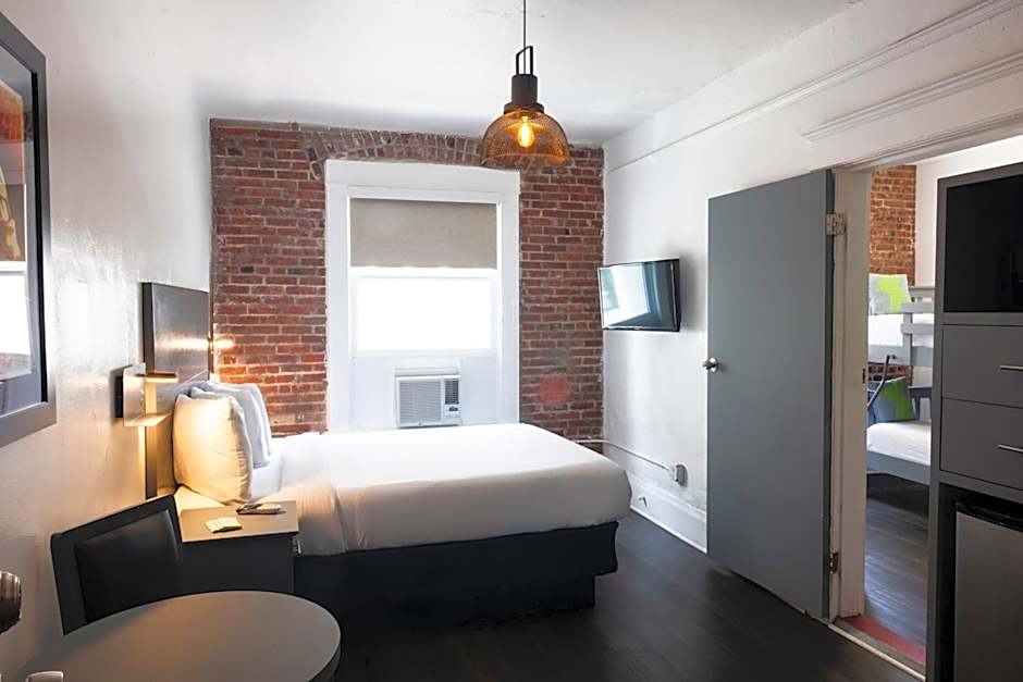 American Hotel