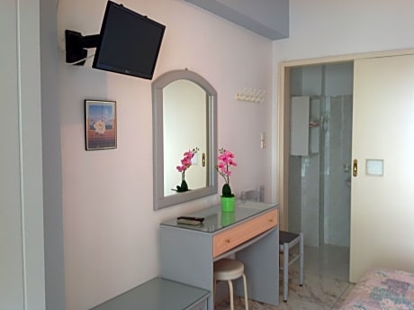 DOUBLE OR TWIN ROOM ONLY