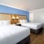 Destin Inn & Suites