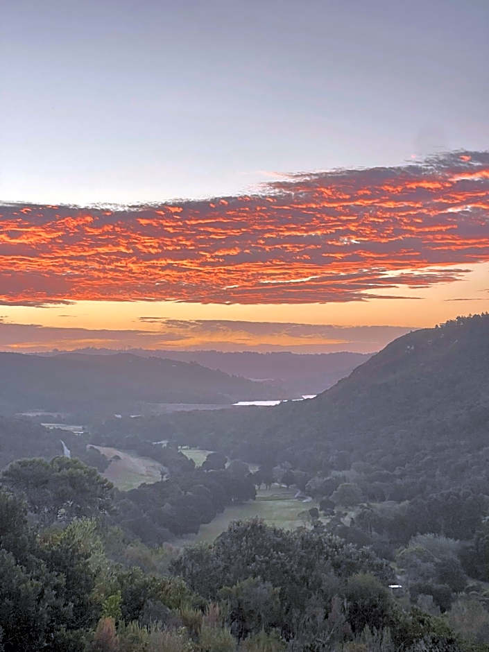 Villa Pacifico - 4BR Hilltop Lux Pool & View