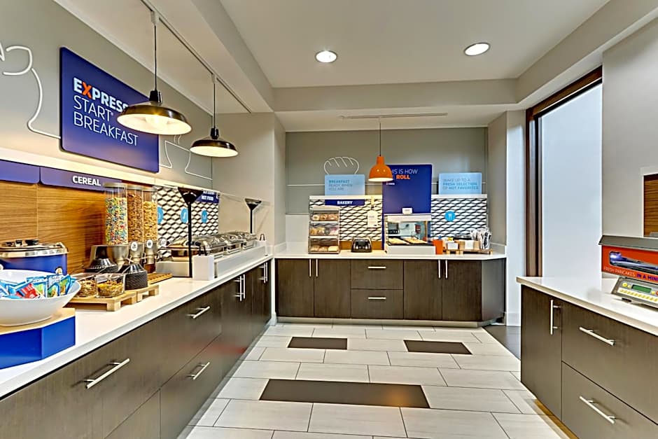 Holiday Inn Express & Suites Weatherford By IHG