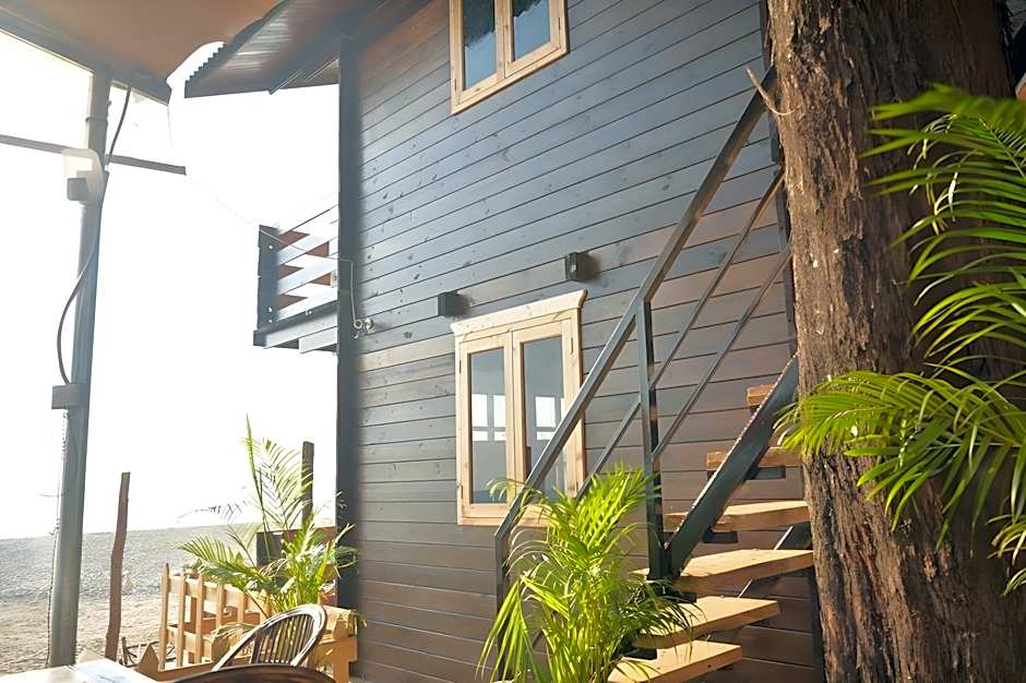 Round Cube Guest House