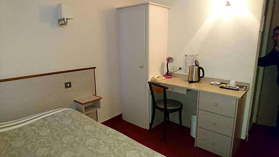 Photo 1 of 2 of Double Room
