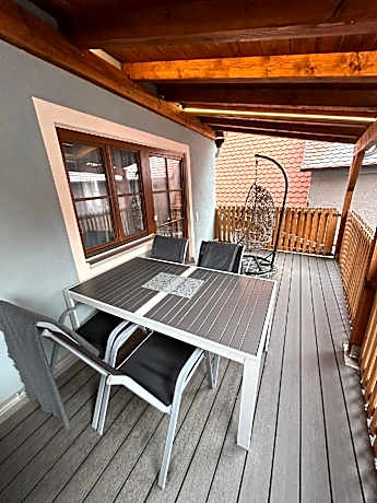 Gretel-Apartment-Balkon-Eigenes Badezimmer-Standard