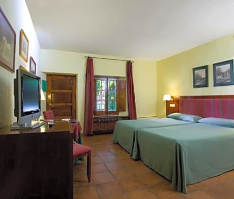 Twin Room with Parking