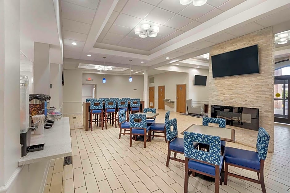 Comfort Inn & Suites Mundelein-Vernon Hills