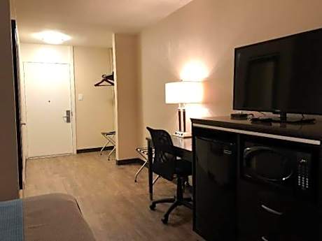 Queen Room - Disability Access