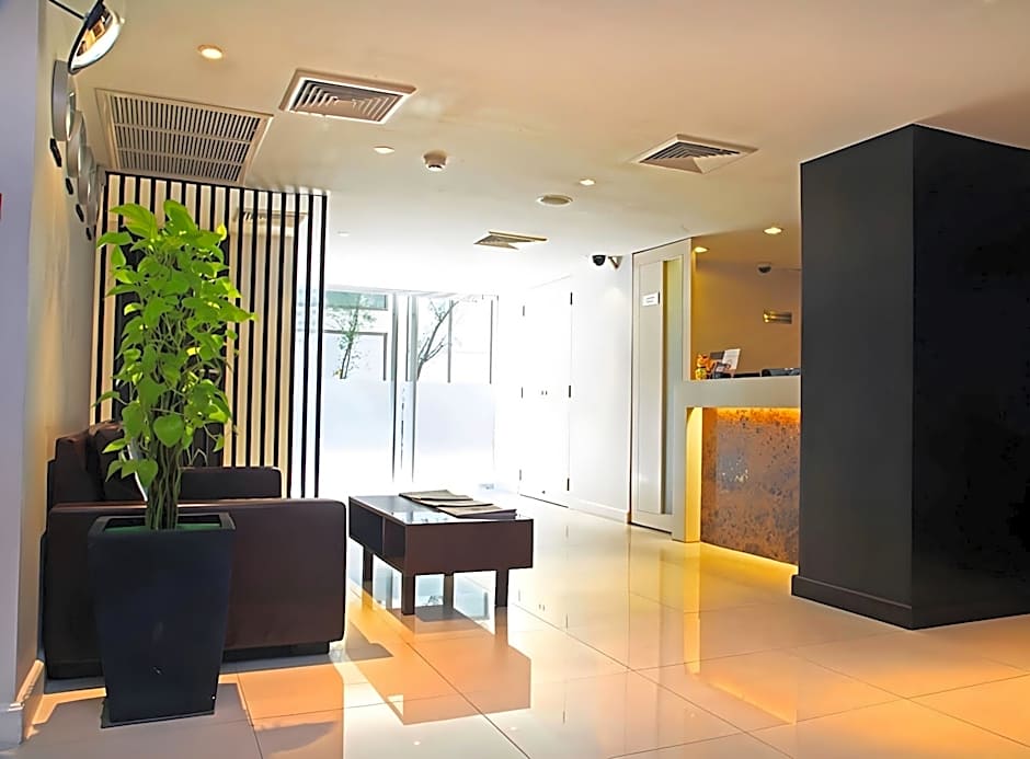 24 Inn at BTS Phrom Phong