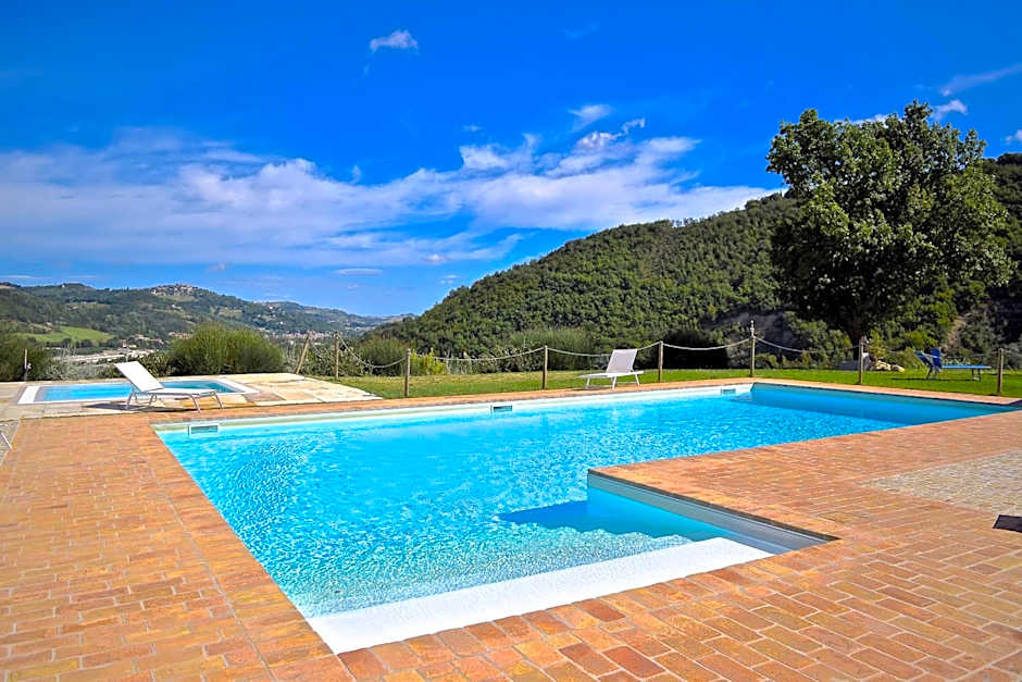 Amico Country House