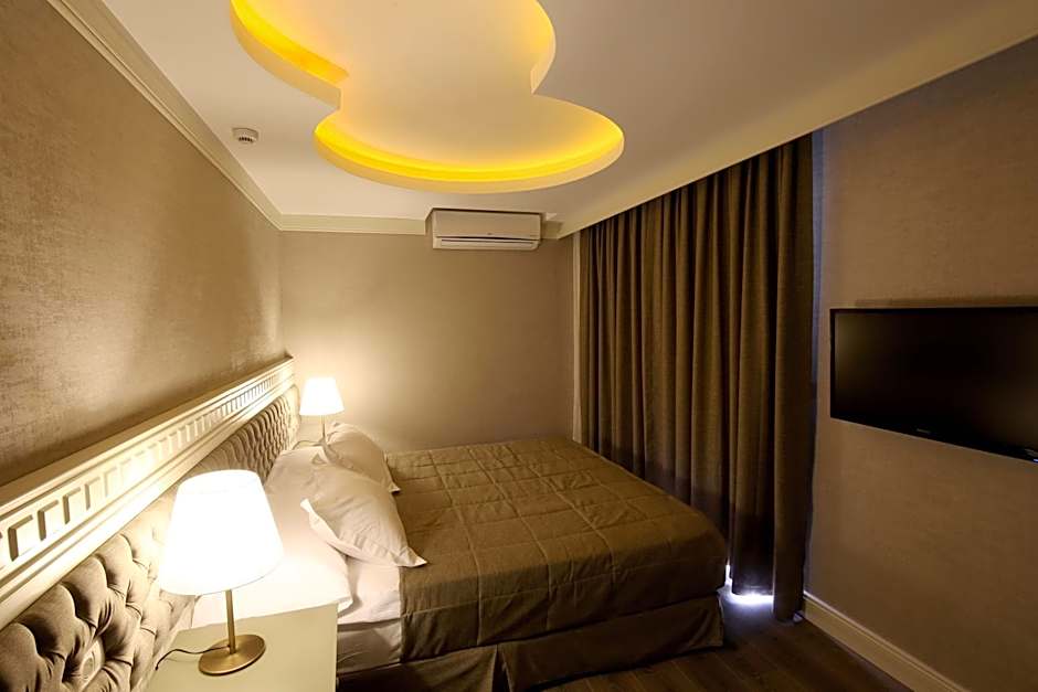 Pinehill Hotel & Suites