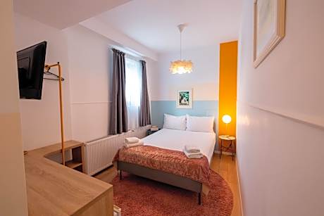 Cozy Double Room