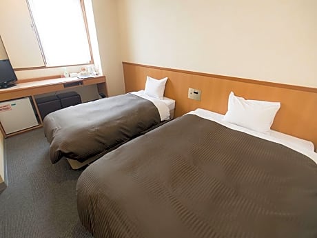 Standard Twin Smoking