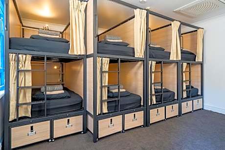 Double Pod in Shared Dorm