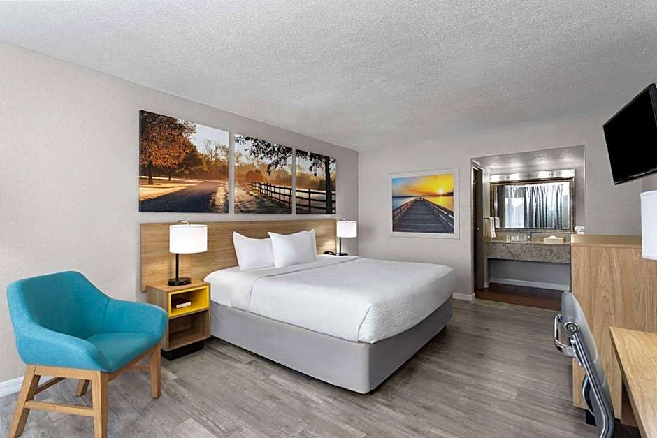 Days Inn by Wyndham Wildwood I-75