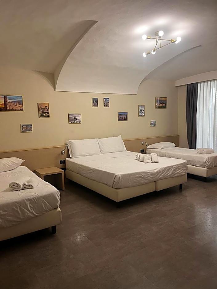 Photo 1 of 3 of Quadruple Room