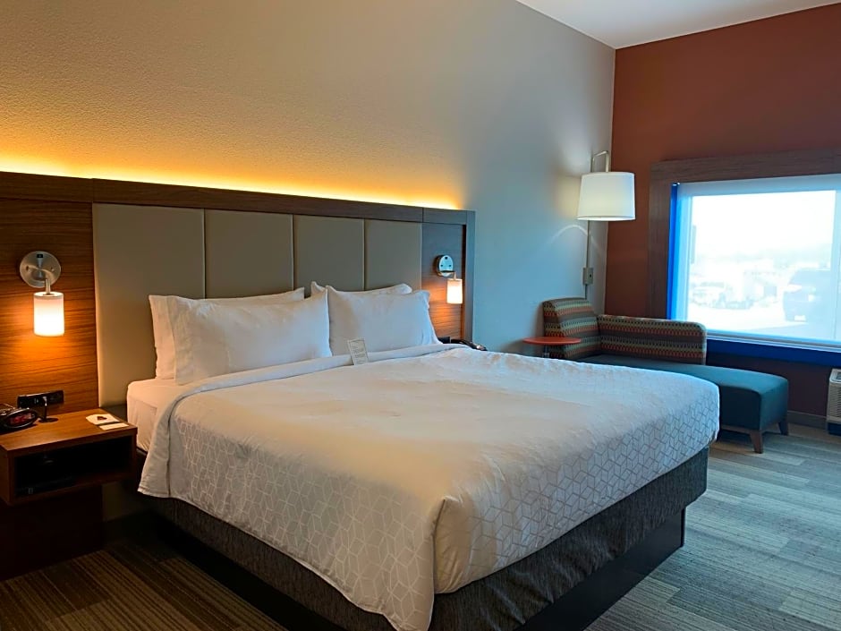 Holiday Inn Express & Suites Danville By IHG