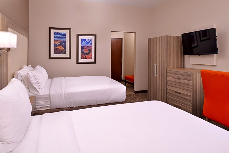 Holiday Inn Express & Suites Williams, an IHG Hotel