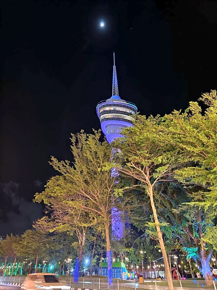 Riverbank Hotel by MRVJ BUSINESS