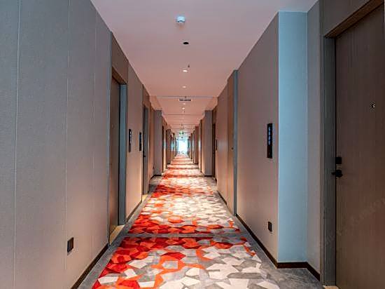 Cheerful Hotel