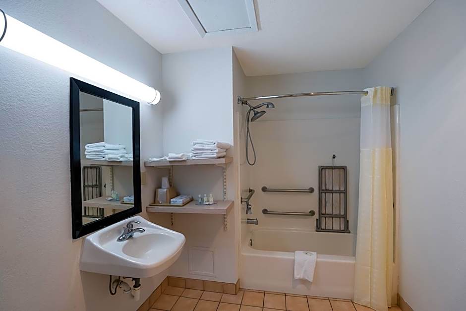 Quality Inn & Suites Junction