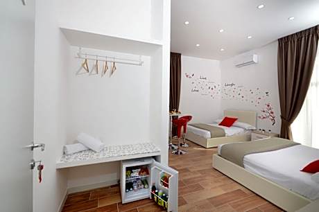 Quadruple Room with Private Bathroom