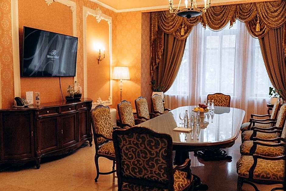 Hotel Bristol