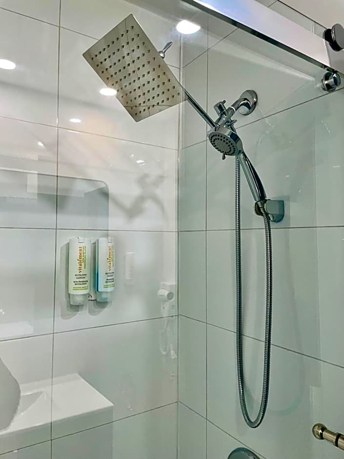 Econo Lodge Brossard