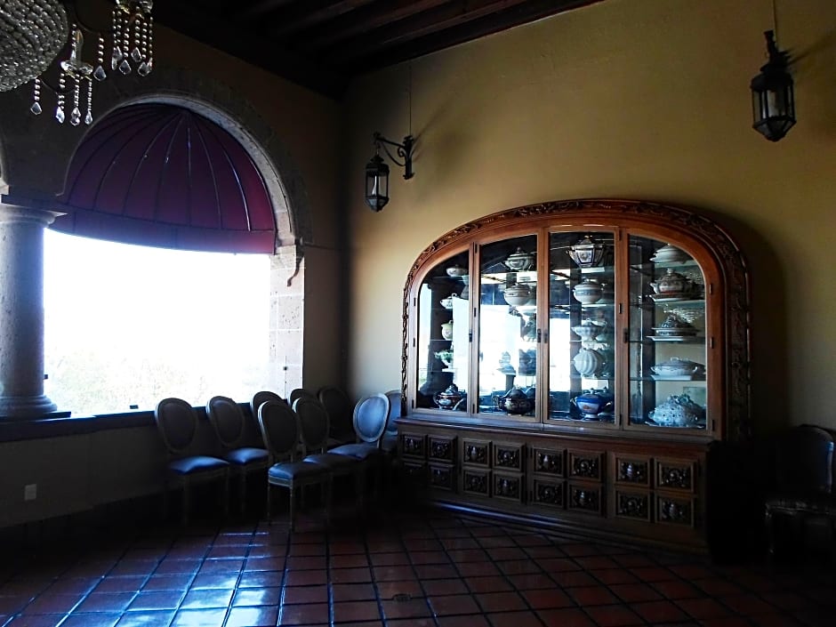 Hotel Virrey De Mendoza