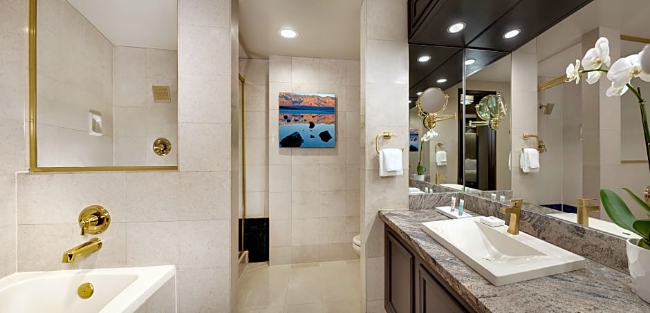 Luxor Hotel And Casino Las Vegas Las Vegas Hotels Nv At