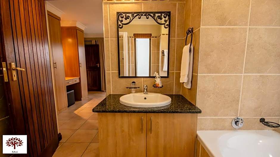 Zebula Golf and Wildlife Estate - Open Plains Pax 10 - Moi Signature Luxury villa