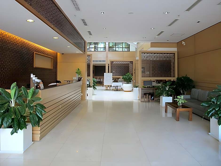 Nhi Phi Hotel Nha Trang