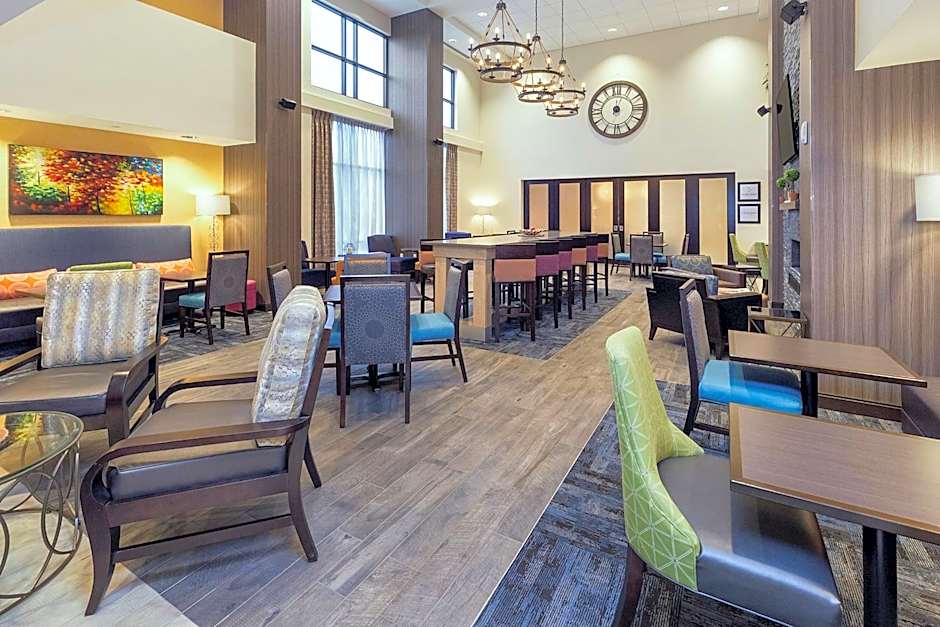 Hampton Inn By Hilton & Suites Morgantown / University Town Centre