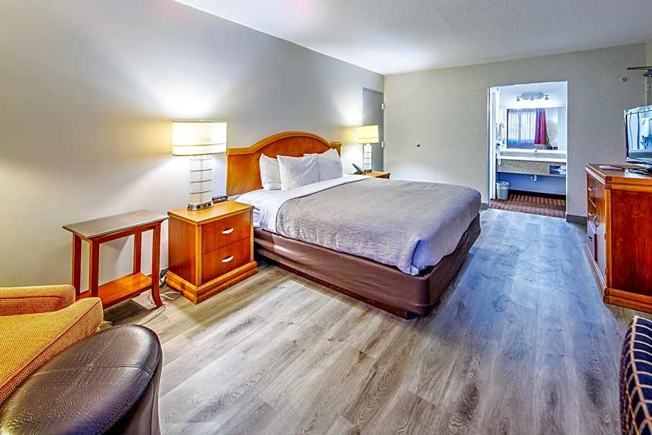 Quality Inn & Suites Lake Havasu City