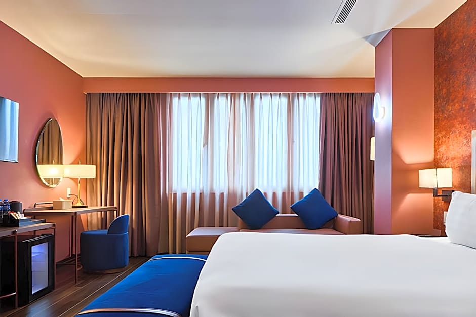 Kin Hotel Ly Tu Trong