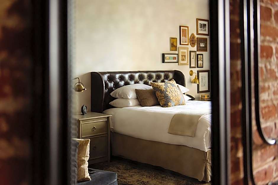 The Charmant Hotel