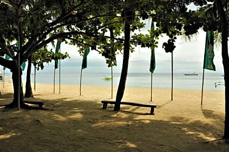 Paseo Verde Beach Resort