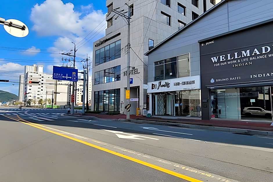 Geoje Artnouveau Suite Hotel