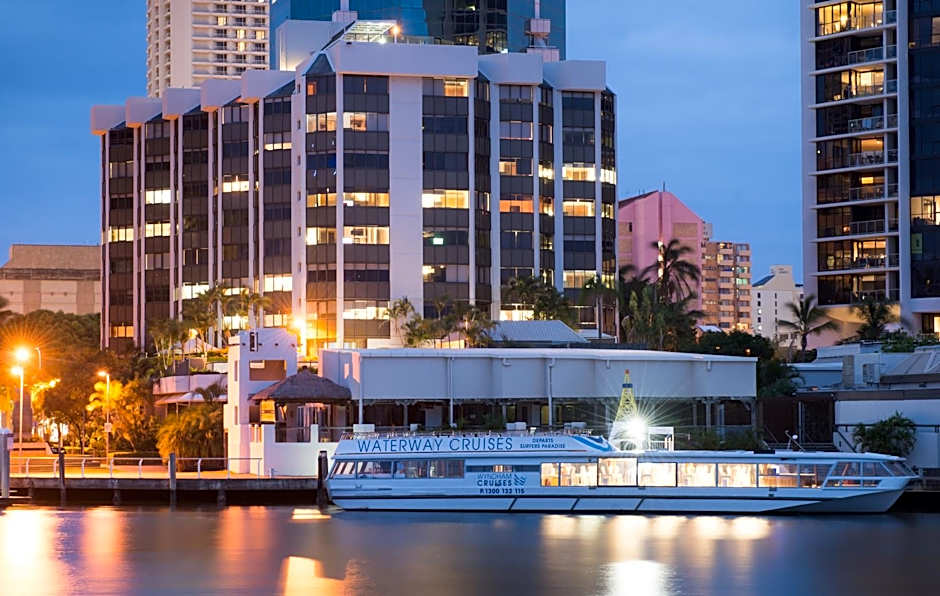 Tiki Hotel Apartments Surfers Paradise